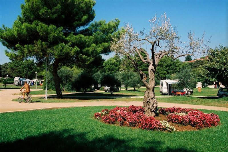 Maistra Select Koversada Naturist Apartments Vrsar Extérieur photo