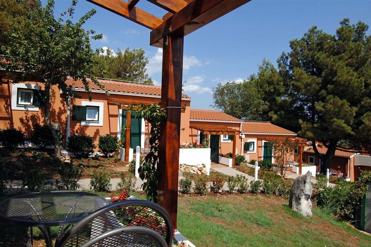 Maistra Select Koversada Naturist Apartments Vrsar Extérieur photo